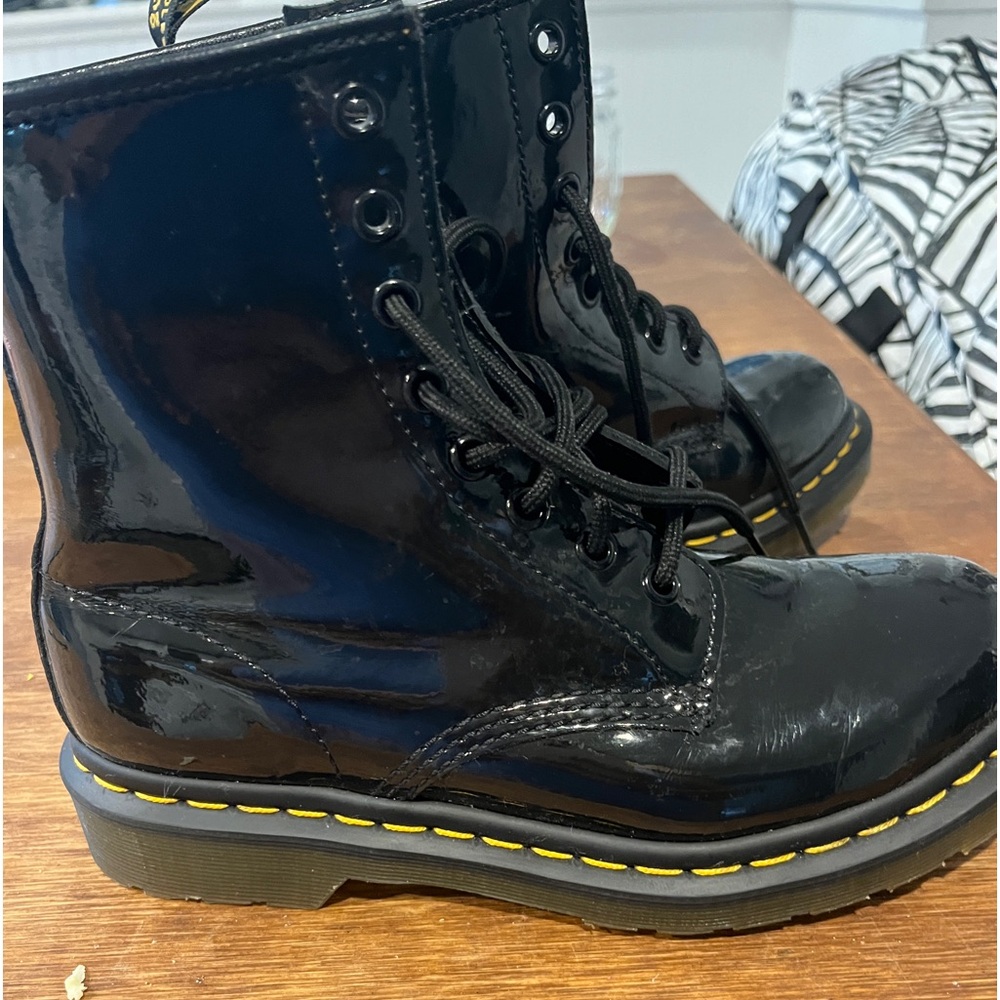 Used excellent condition. Black patten
